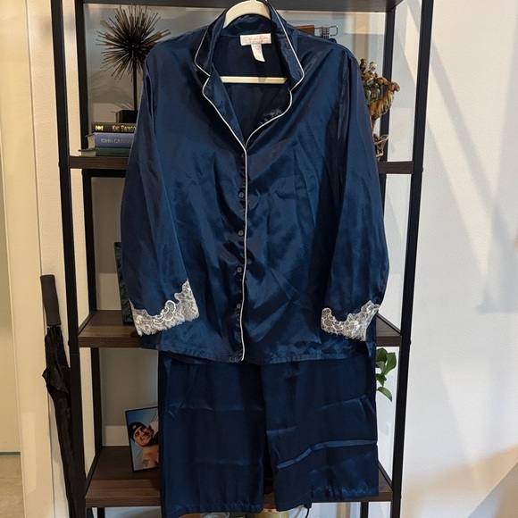 Oscar de la Renta Other - Oscar de la Renta Midnight Blue Satin Pajama Set Large